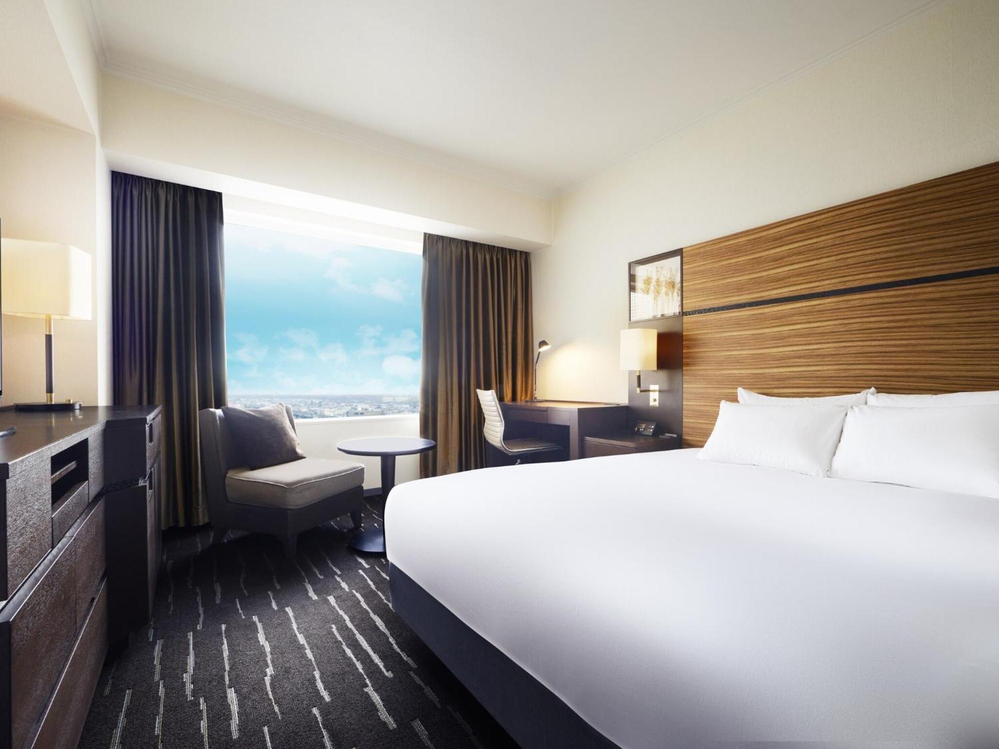 Ana Crowne Plaza Chitose By Ihg Hotel Exterior photo A room at the hotel