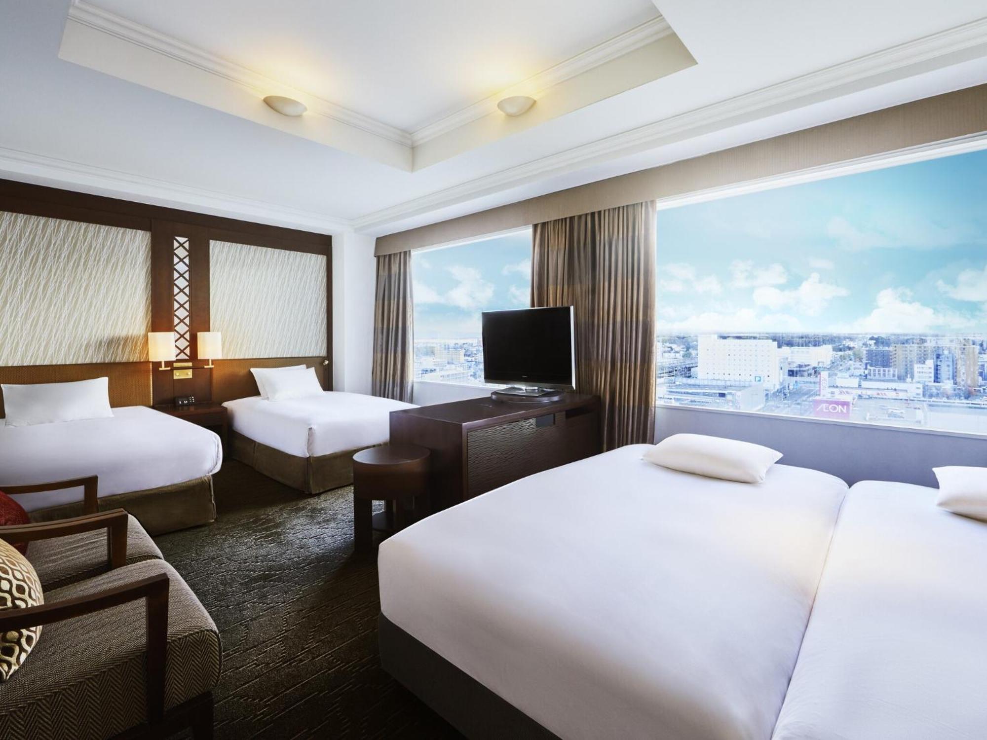 Ana Crowne Plaza Chitose By Ihg Hotel Exterior photo Deluxe Family Room
