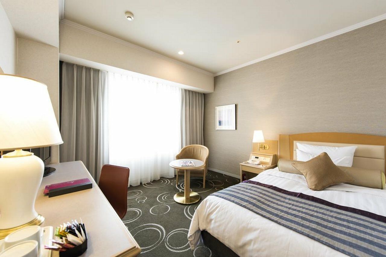 Ana Crowne Plaza Chitose By Ihg Hotel Exterior photo Deluxe room