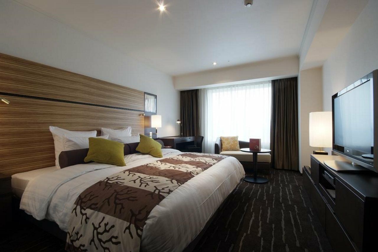 Ana Crowne Plaza Chitose By Ihg Hotel Exterior photo A room at the hotel
